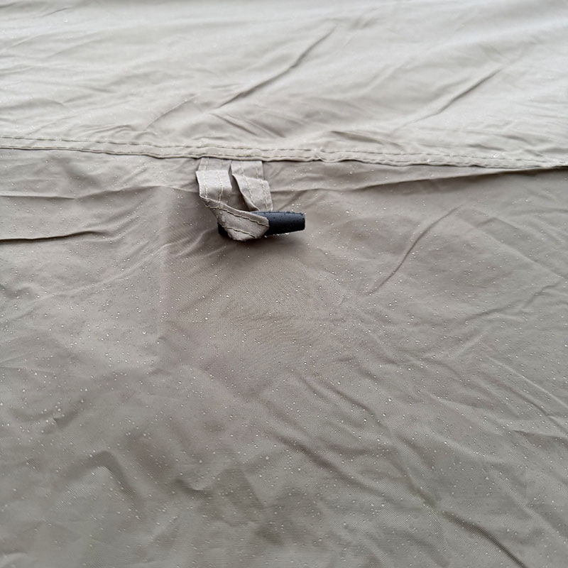 چادر دولایه کمپینگ در فضای باز که به عقب خودرو متصل می شود