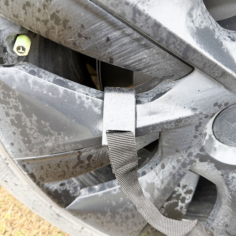 چادر دولایه کمپینگ در فضای باز که به عقب خودرو متصل می شود